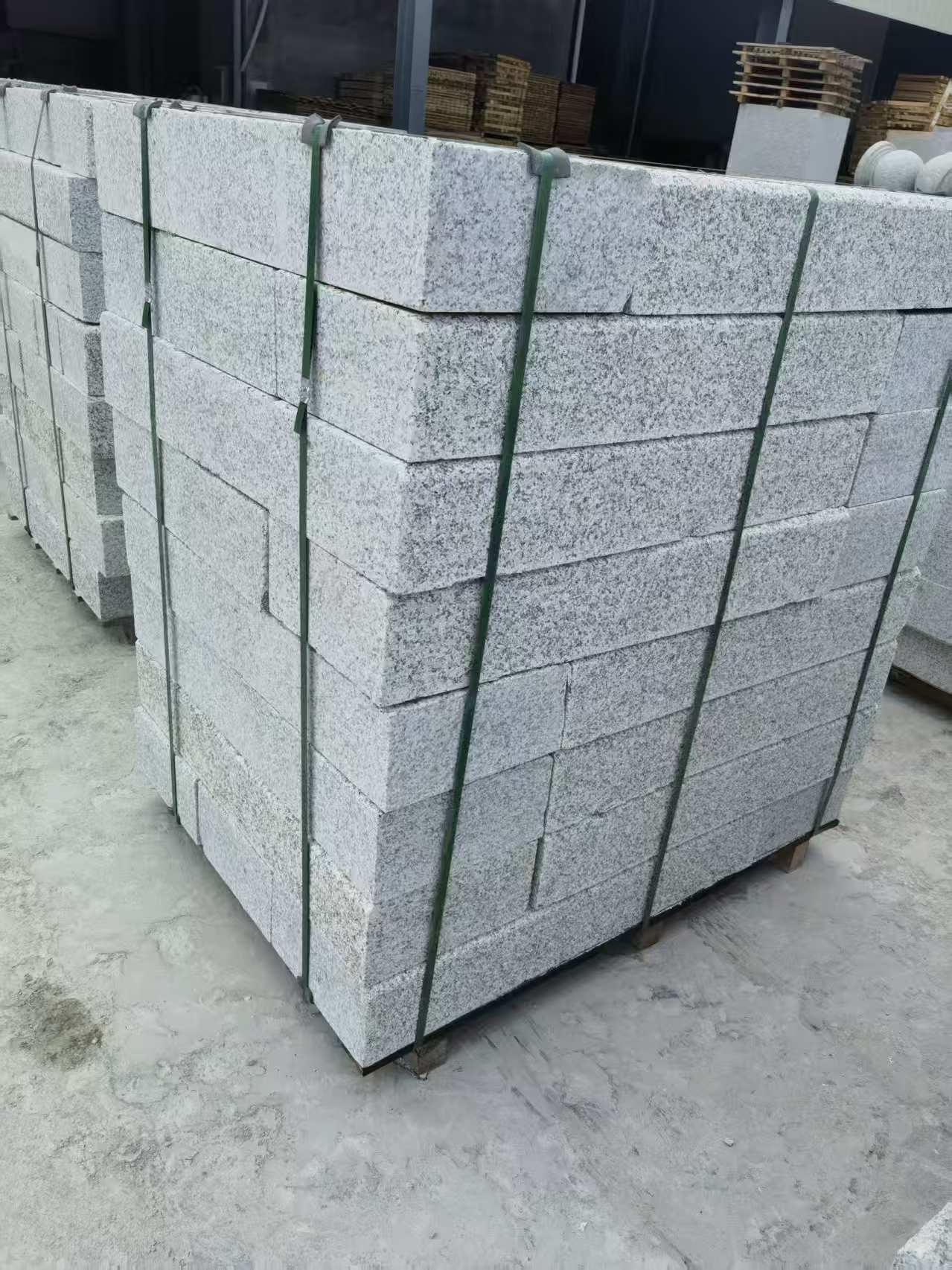 南昌 芙蓉白火烧两面路沿石