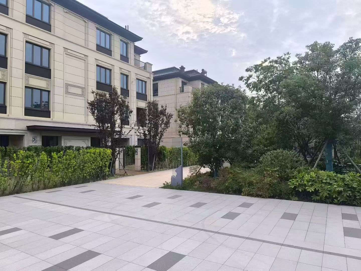 南昌 芝麻白与芝麻白搭配铺装，尺寸1200*600