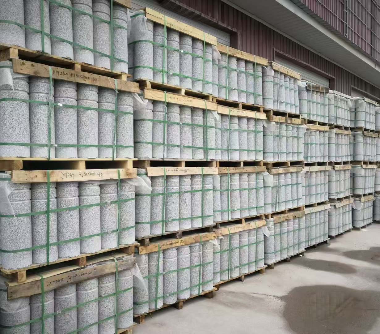 南昌 芝麻白挡车柱、阻车桩、隔离柱